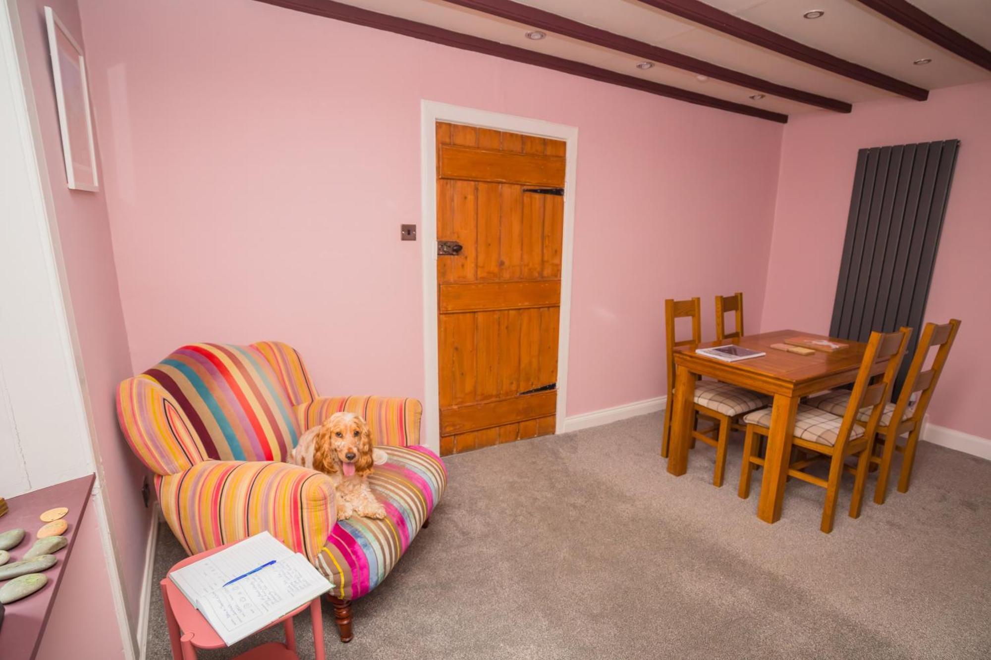 Tig Cottage - a rural, quirky, pet friendly 2 bedroom cottage near Ballantrae Esterno foto